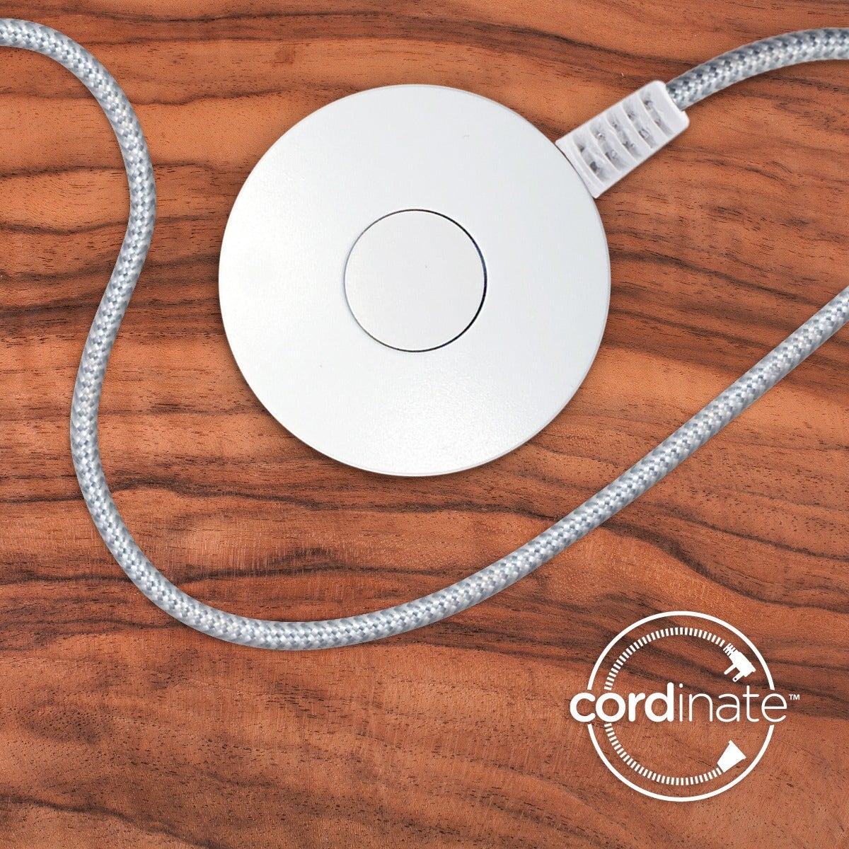 Cordinate 1-Outlet Tabletop Switch with 6ft. Braided Extension Cord, White/Gray - Image 9