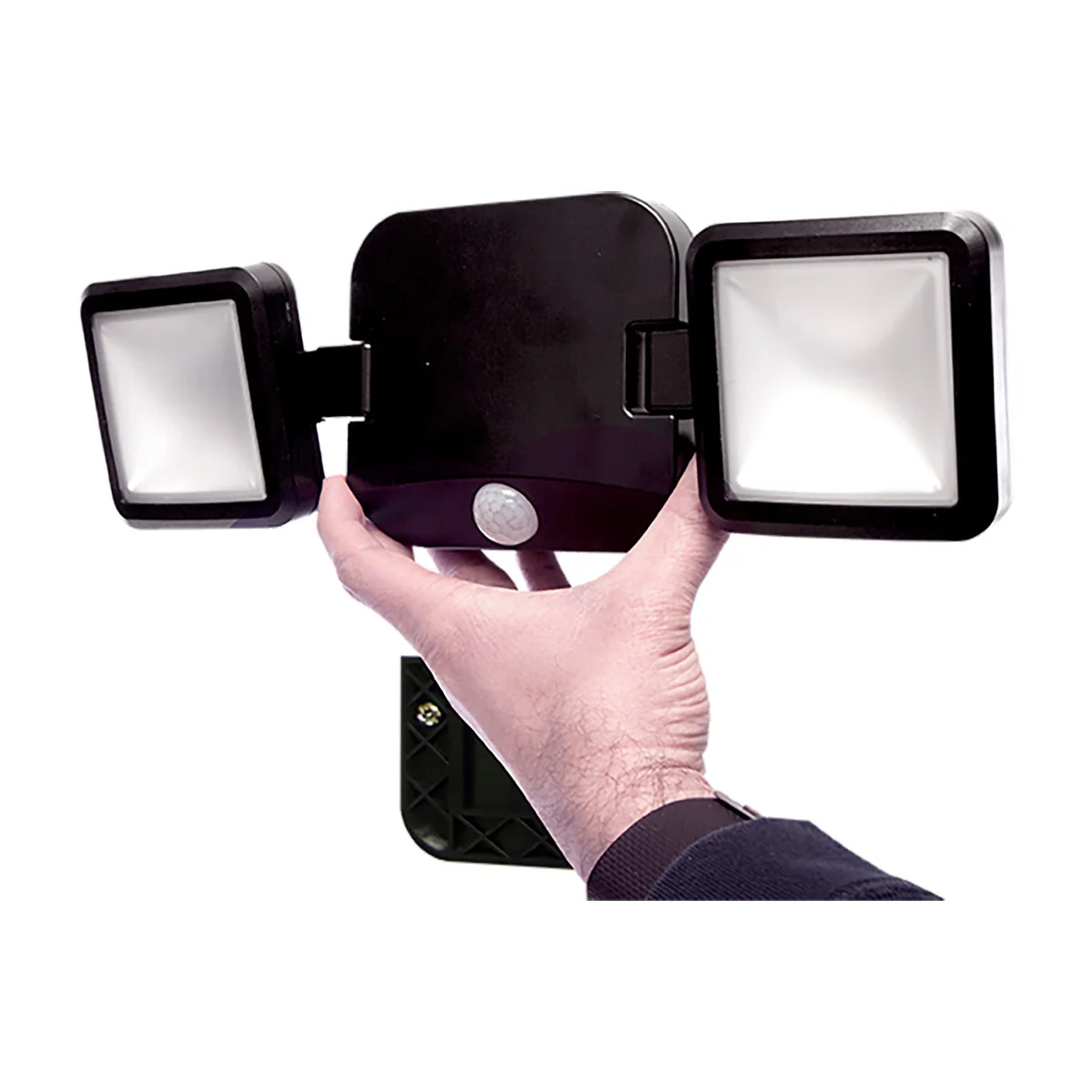 Energizer Outdoor Motion-Sensing LED Dual-Head Security Light, Black - Image 3