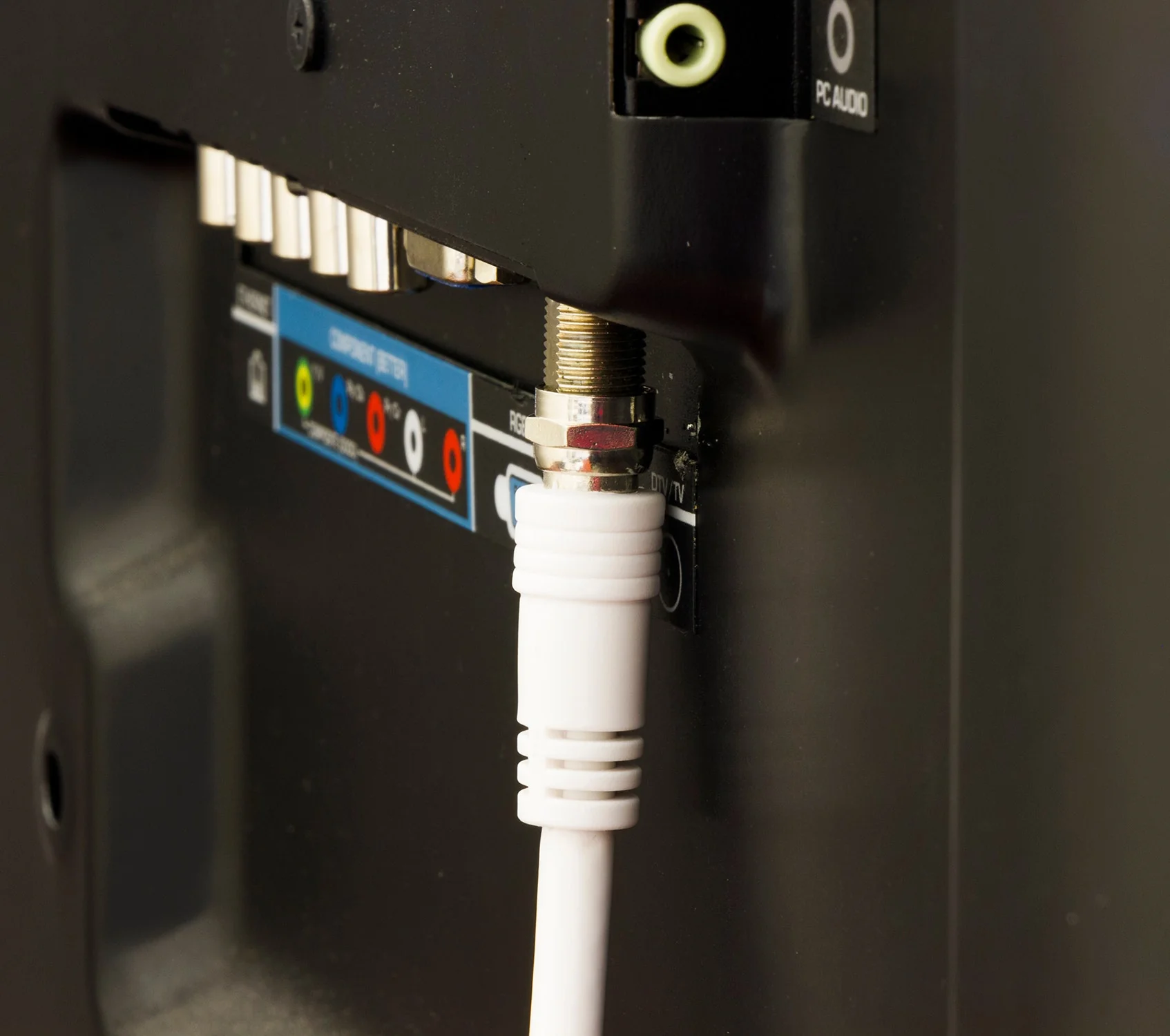 GE 15ft. RG6 Coaxial Cable with F-Type Connectors, White - Image 3