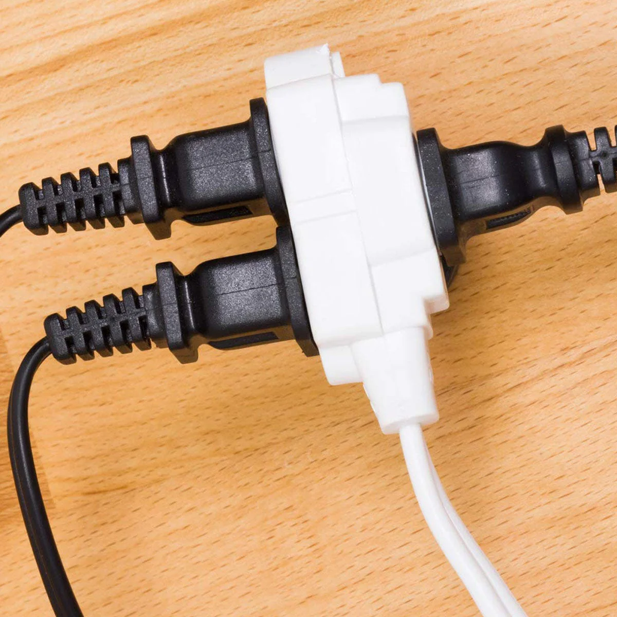 GE 3-Outlet 15ft. Extension Cord with Twist-to-Close Outlets, White - Image 6