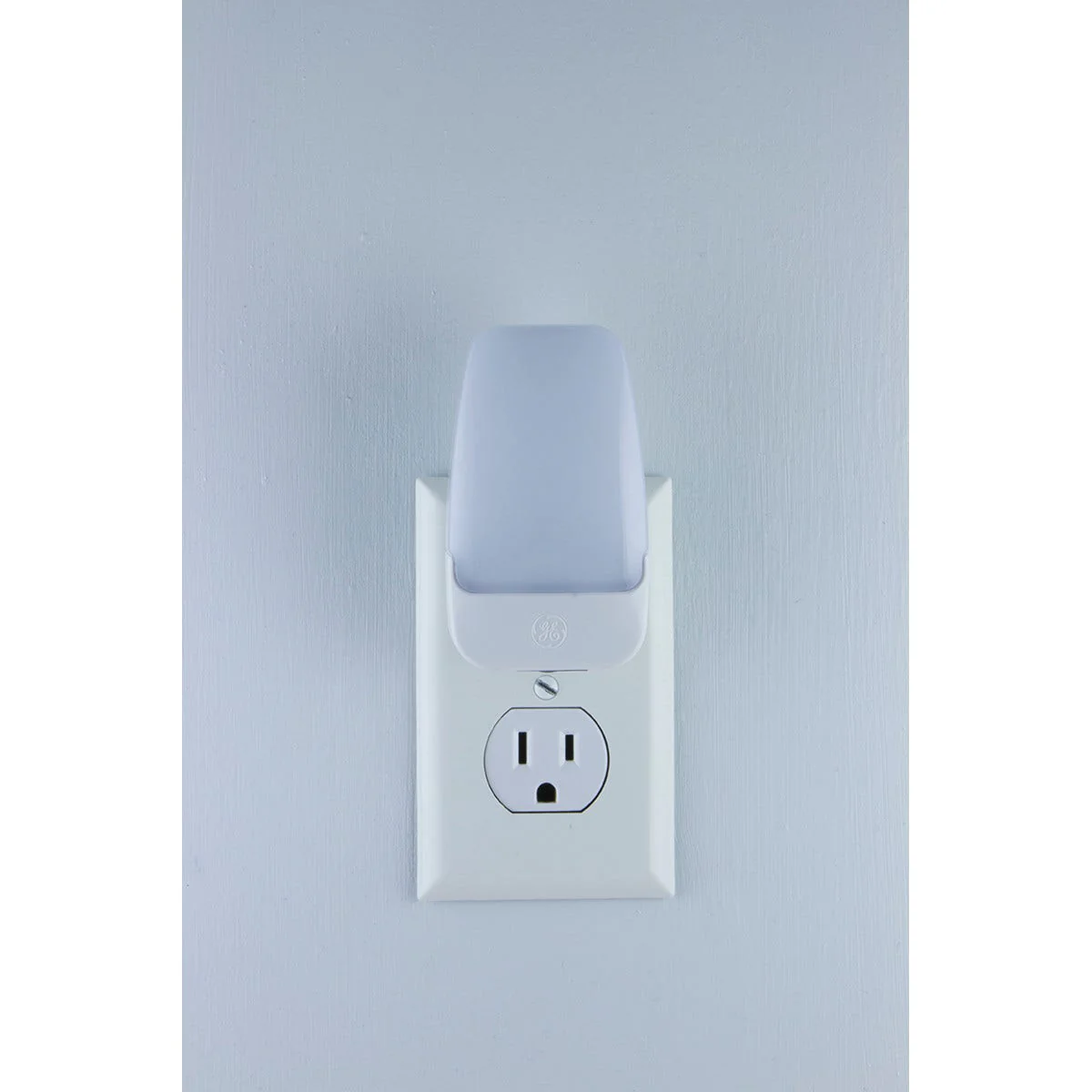 GE Light Sensing LED Night Light, White - Image 8