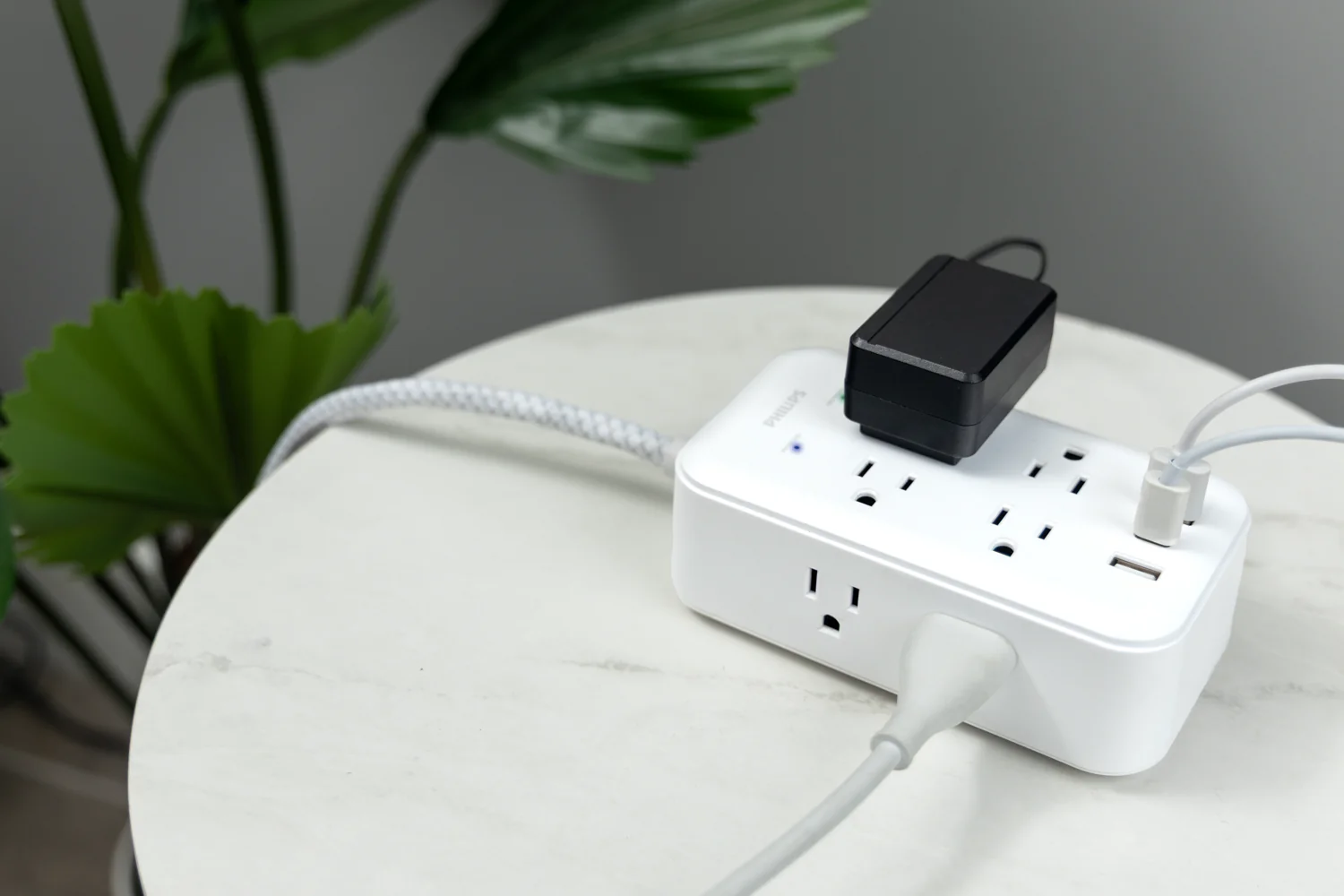 Philips 8-Outlet 6ft. Surge Protector with USB Charging, White - Image 4