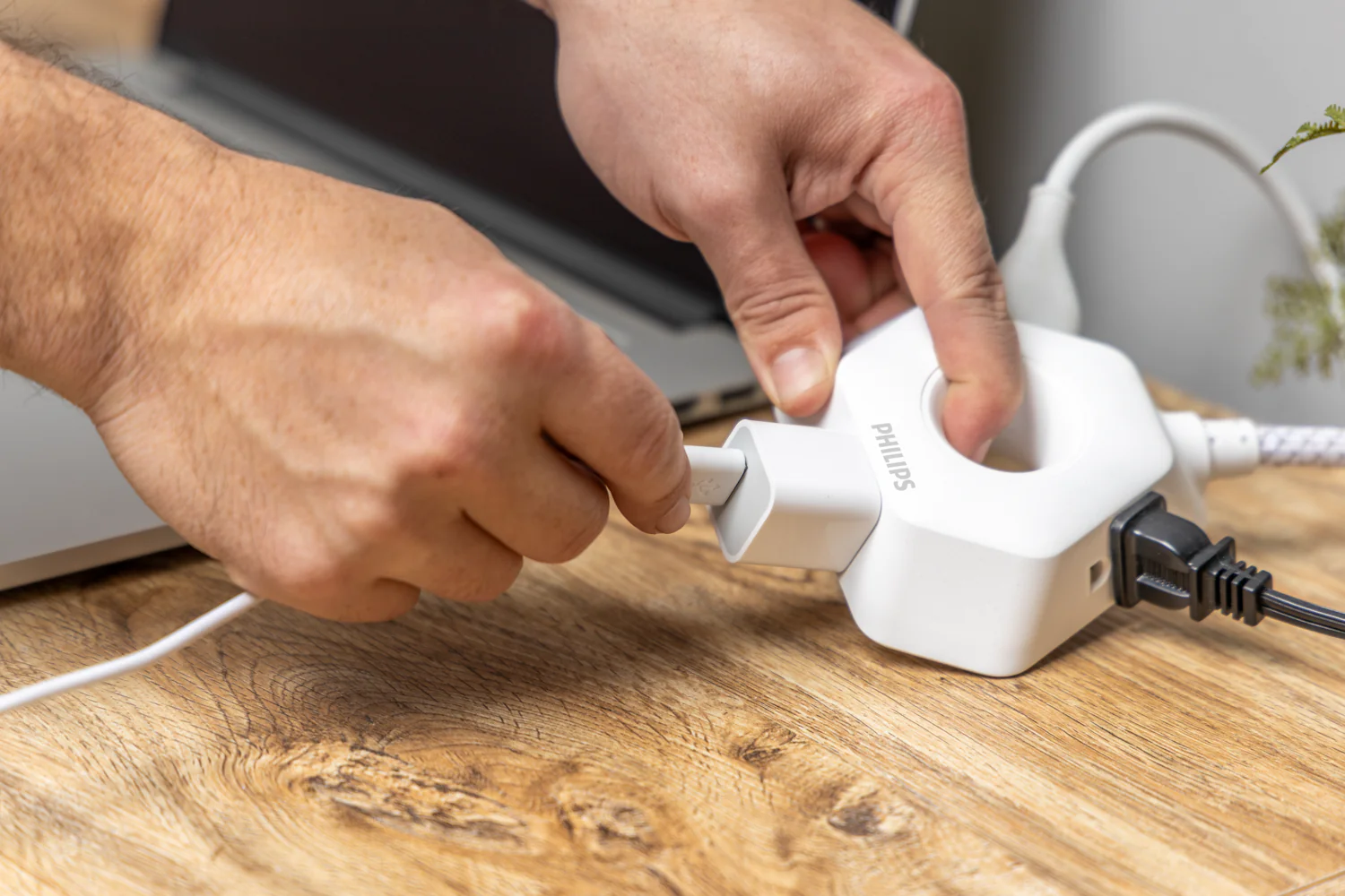 Philips EZGrip Indoor Extension Cord with Multiple 3 Prong Outlets, 4 Ft, White - Image 2