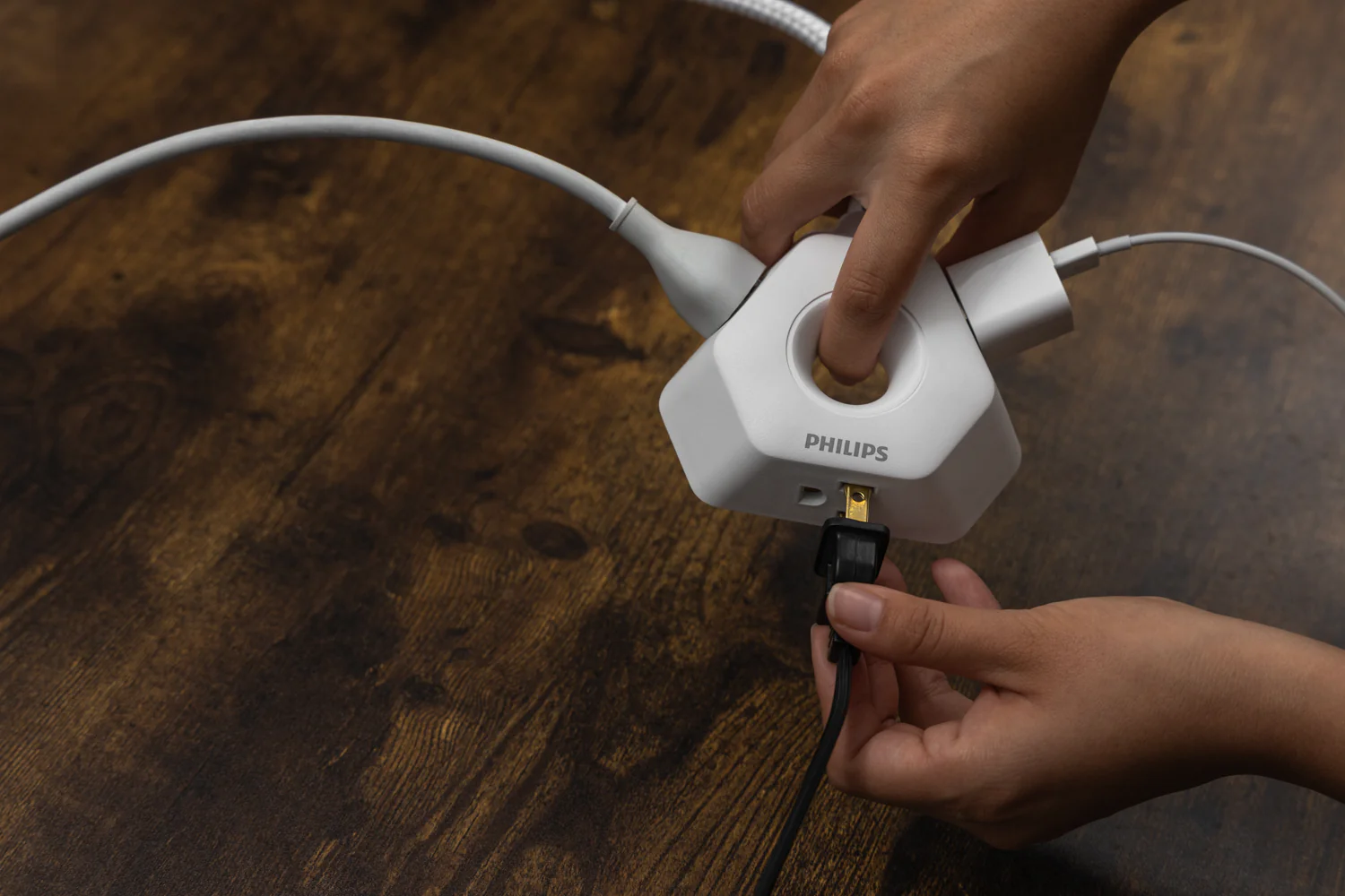Philips EZGrip Indoor Extension Cord with Multiple 3 Prong Outlets, 4 Ft, White - Image 4