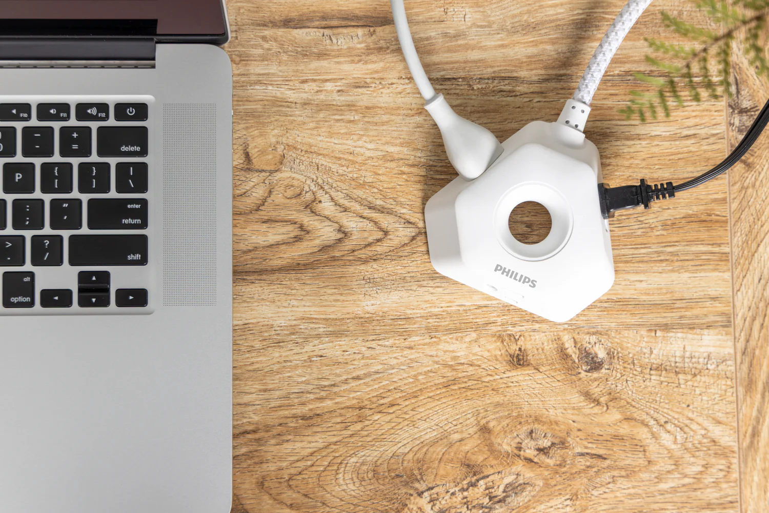 Philips EZGrip Indoor Extension Cord with Multiple 3 Prong Outlets, 4 Ft, White - Image 9